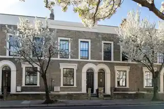 142 Old Ford Road, photo 2