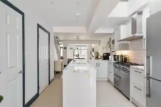 143 Horn Lane, photo 3