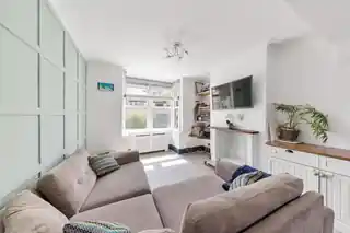 143 Horn Lane, photo 2
