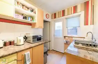 144 Squires Lane, photo 4