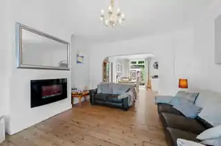 145 Elm Walk, photo 2