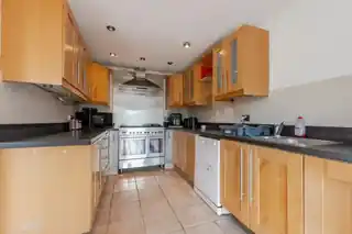 145 Harcourt Avenue, photo 3
