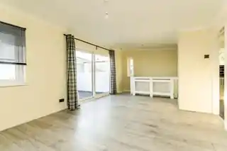 145, Julien Court, Regency Walk, photo 2