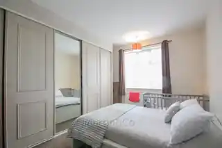 145 Martin Way, photo 2