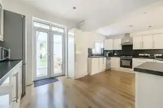 145 Russell Lane, photo 4