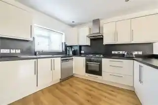 145 Russell Lane, photo 2
