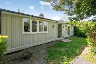 145 Stanley Park Road, photo 3