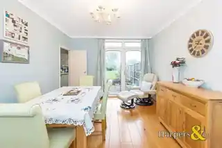 146 Parkhill Road, photo 3