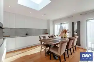 146 Parkside Avenue, photo 4