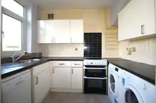146 The Avenue, photo 2