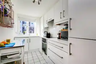 147 Brompton Park Crescent, photo 2