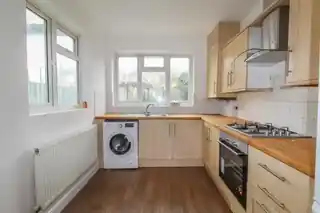 147 Bulwer Road, photo 3