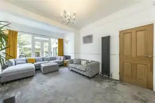 147 Kinveachy Gardens, photo 2