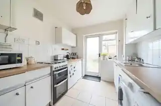147 Perry Hill, photo 3