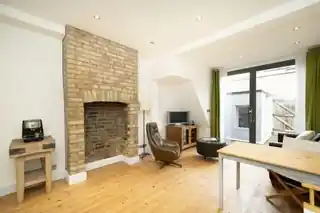 147 Valetta Road, photo 2