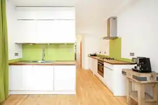 147 Valetta Road, photo 3