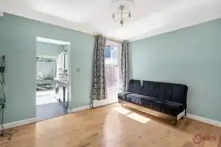 148 Tottenhall Road, photo 3