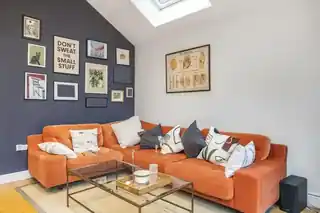 14A Woolstone Road, photo 3