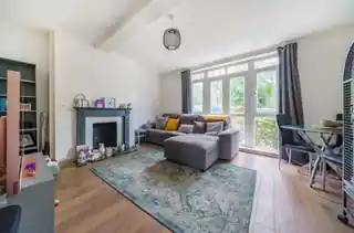 15 Adelaide Avenue, photo 3