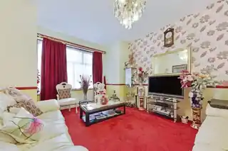15 Amberley Road, photo 2