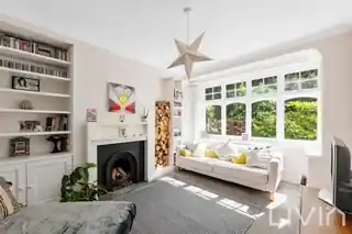 15 Annsworthy Crescent, photo 2