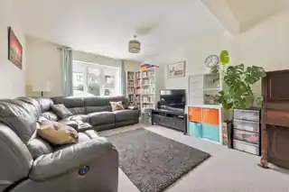 15 Ashbourne Avenue, photo 3