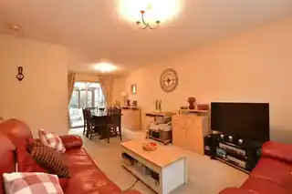15 Aubrietia Close, photo 2