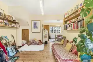 15 Barrenger Road, photo 2