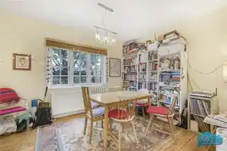 15 Barrenger Road, photo 3