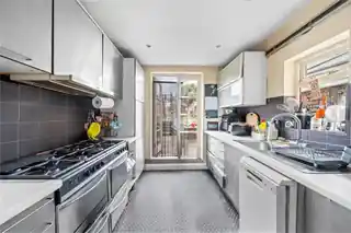 15 Belmont Road, photo 4