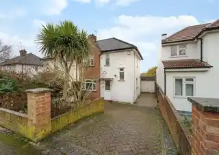 15 Biggin Way, photo 3