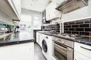 15 Burnham Road, photo 3