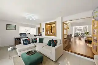 15 Cleave Avenue, photo 2