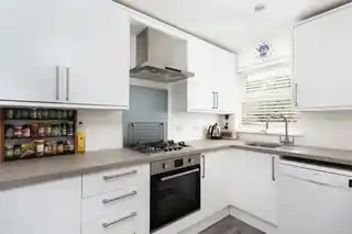 15 Clementine Close, photo 4