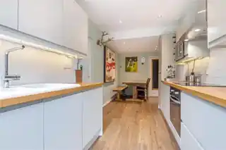 15 Cleves Way, photo 4