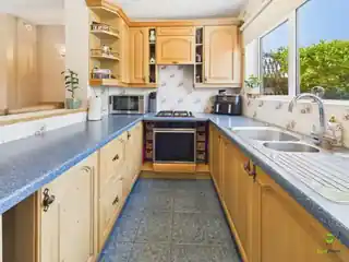 15 Clifton Road, photo 3