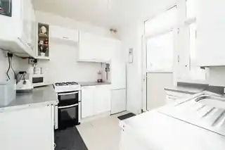 15 Coote Road, photo 3