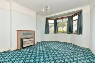 15 Derek Avenue, photo 4