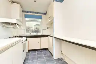 15 Derek Avenue, photo 3