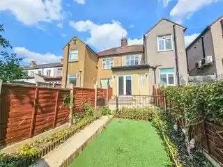 15 Dunton Road, photo 4