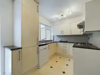 15 Edward Road, photo 2