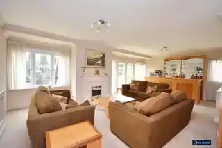 15 Ernest Road, photo 2