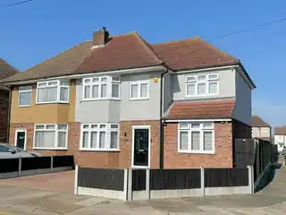15 Essex Close, photo 2
