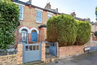 15 Evesham Road, photo 3