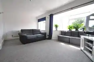 15 Fairfield Road, photo 3