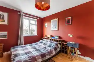 15 Falmouth Close, photo 3