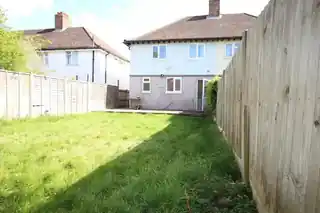 15 Fleetwood Road, photo 3