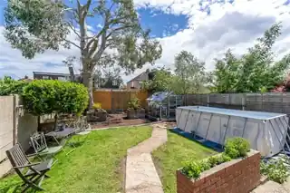 15 Glasbrook Avenue, photo 2