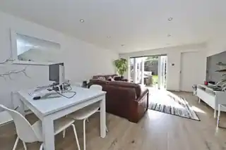 15 Hetherington Way, photo 2