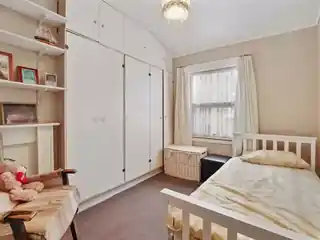 15 Highclere Street, photo 4